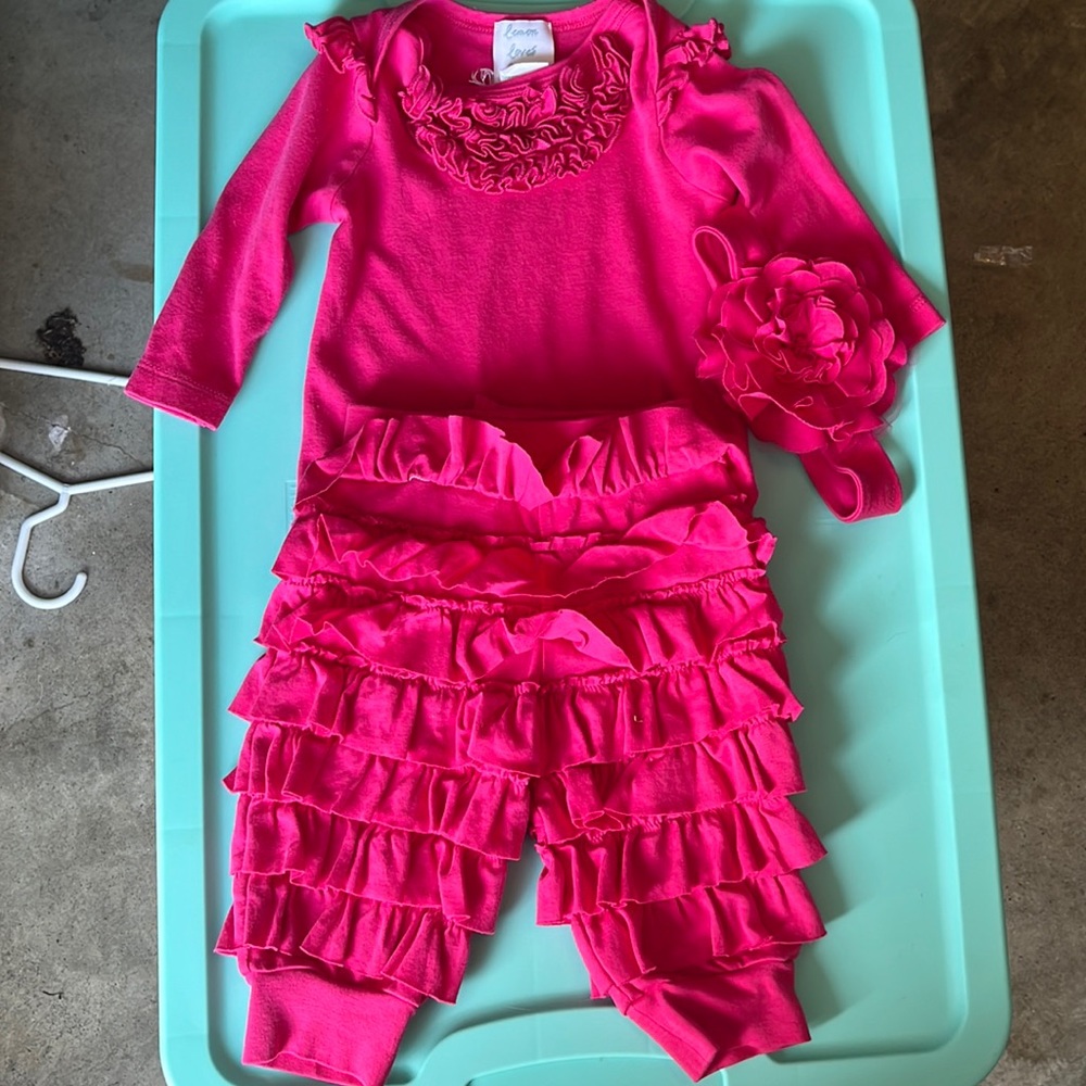 Lemon loves Layette pink outfit. Size 6-12 month.